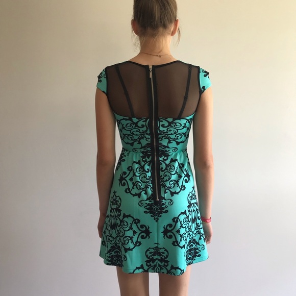 B. DARLIN Beautiful Dress 👗 - Picture 6 of 8